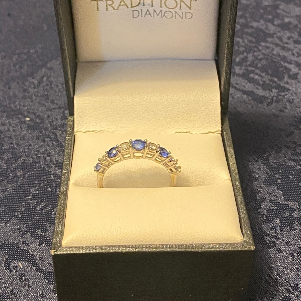 10k white gold ring